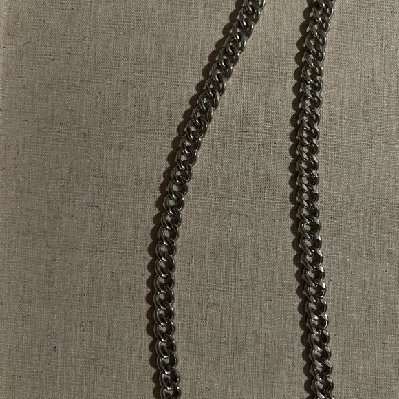 Elegant Silver Necklace with Clear Crystals - Picture 9 of 9